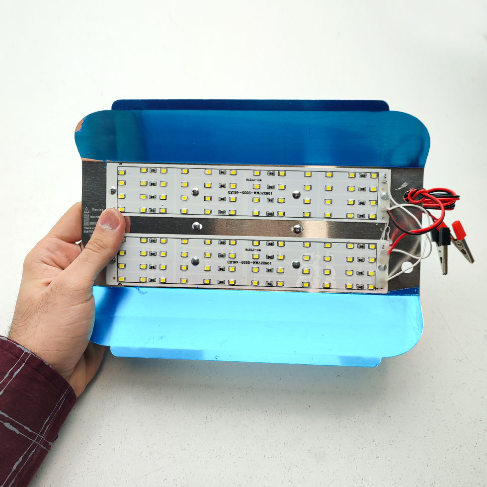 چراغ سیار خودرو مدل کمپینگ 100W طرح 12V طول سیم 2 متر