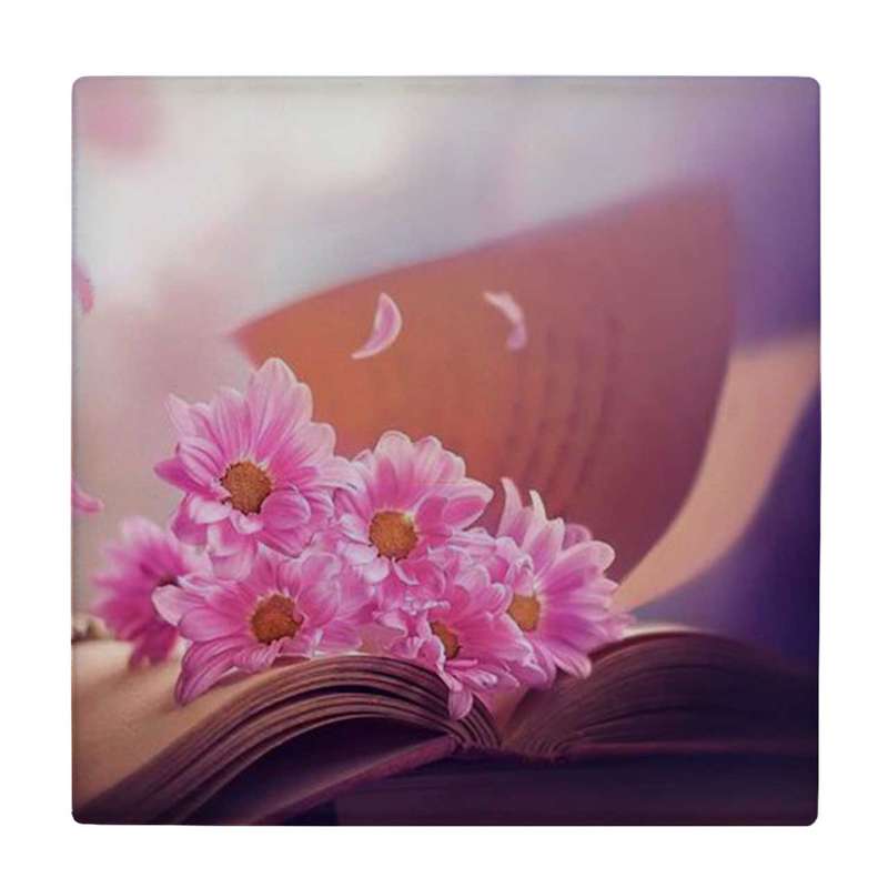 زیر لیوانی طرح گل های لای کتاب کد    4046112_2500