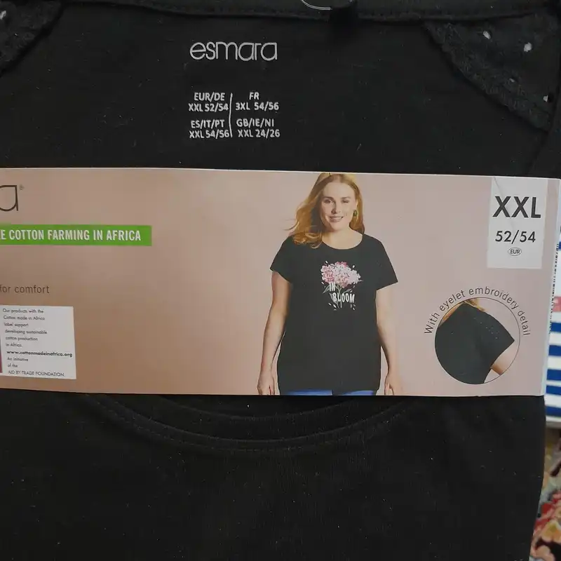 تی شرت آستین کوتاه زنانه اسمارا مدل bloom XXL 52