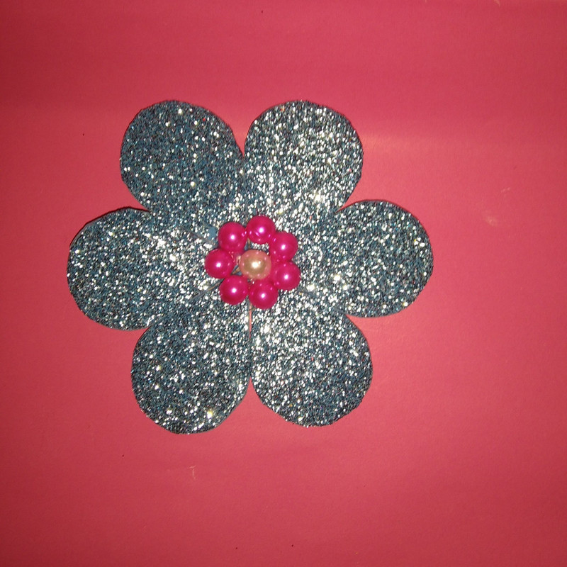 گل سینه دخترانه طرح گل مدل 2138 گل سینه دخترانه طرح گل مدل 2138