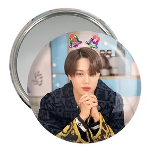 آینه جیبی خندالو مدل کای گروه اکسو EXO  کد 16802