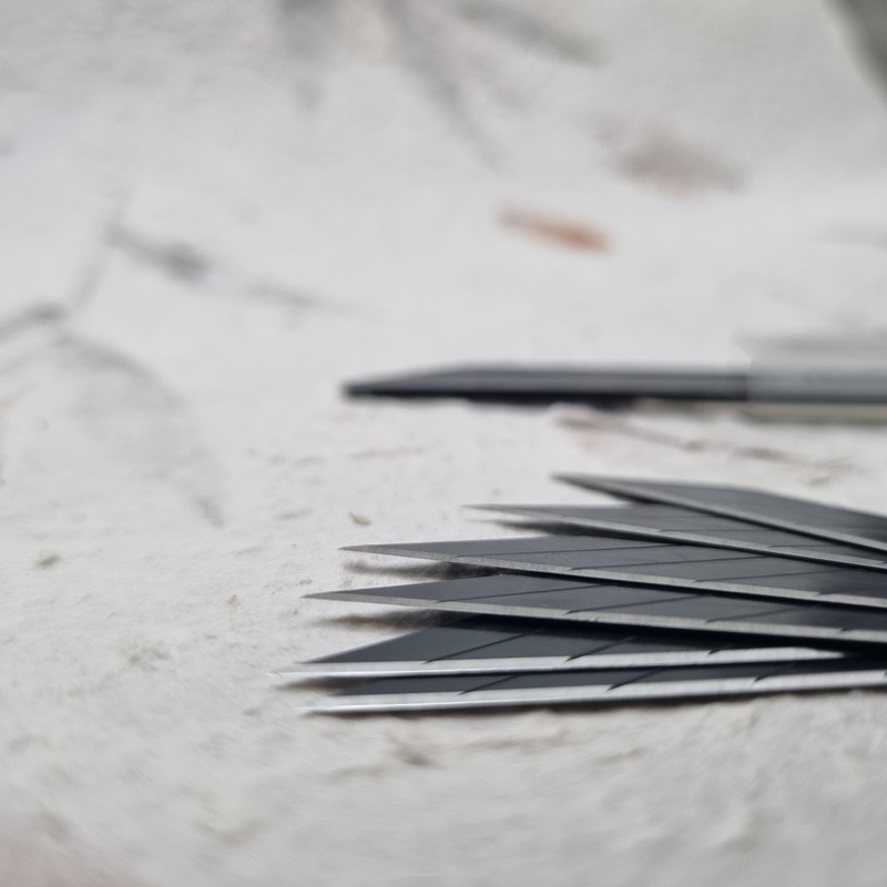 تیغ کاتر مدل 30 درجه بسته 10 عددی