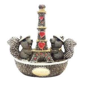 مجسمه طرح سنجاب عاشق کد v1199