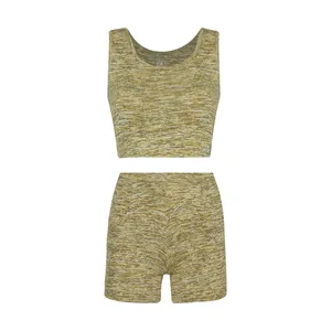 ست تاپ و شلوارک ورزشی زنانه پاتیک مدل کلاسیک 18837