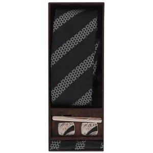 ست کراوات و گیره کراوات و دستمال جیب و دکمه سردست مردانه مدل PJ-107424