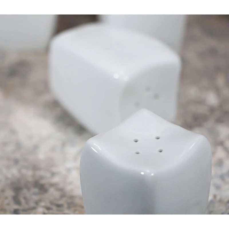 عکس شماره 5 : نمک پاش چینی مدل سفید بسته 6 عددی