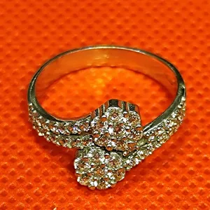 انگشتر نقره زنانه مدل سنگ برلیان اتمی کد P900