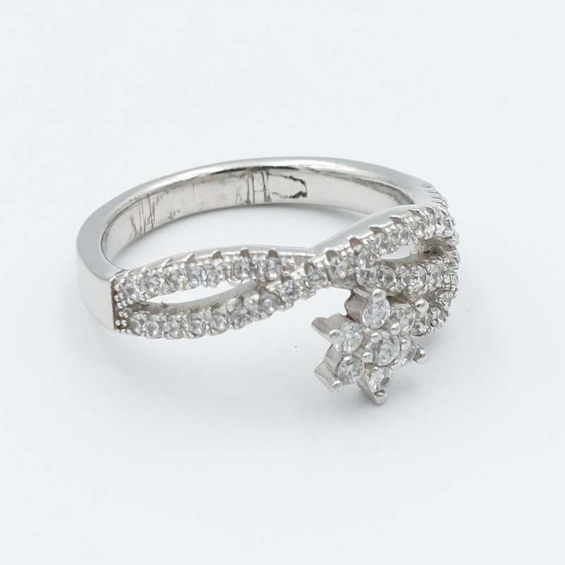 انگشتر نقره زنانه مدل جواهری کد 20558