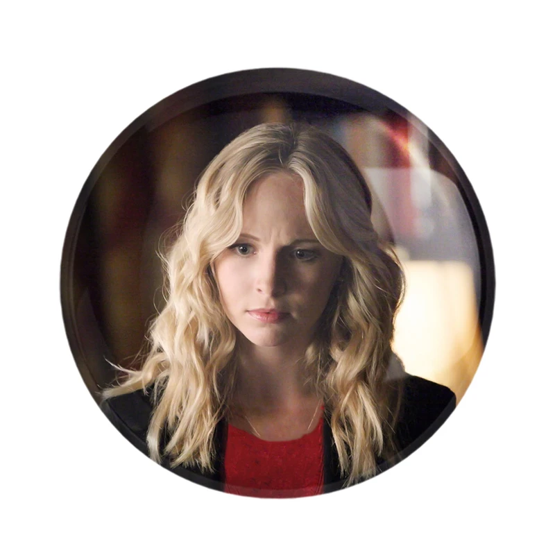 مگنت خندالو مدل کارولاین فوربز خاطرات یک خون آشام The Vampire Diaries  کد 20255