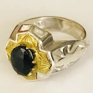 انگشتر نقره مردانه مدل یاقوت کبود