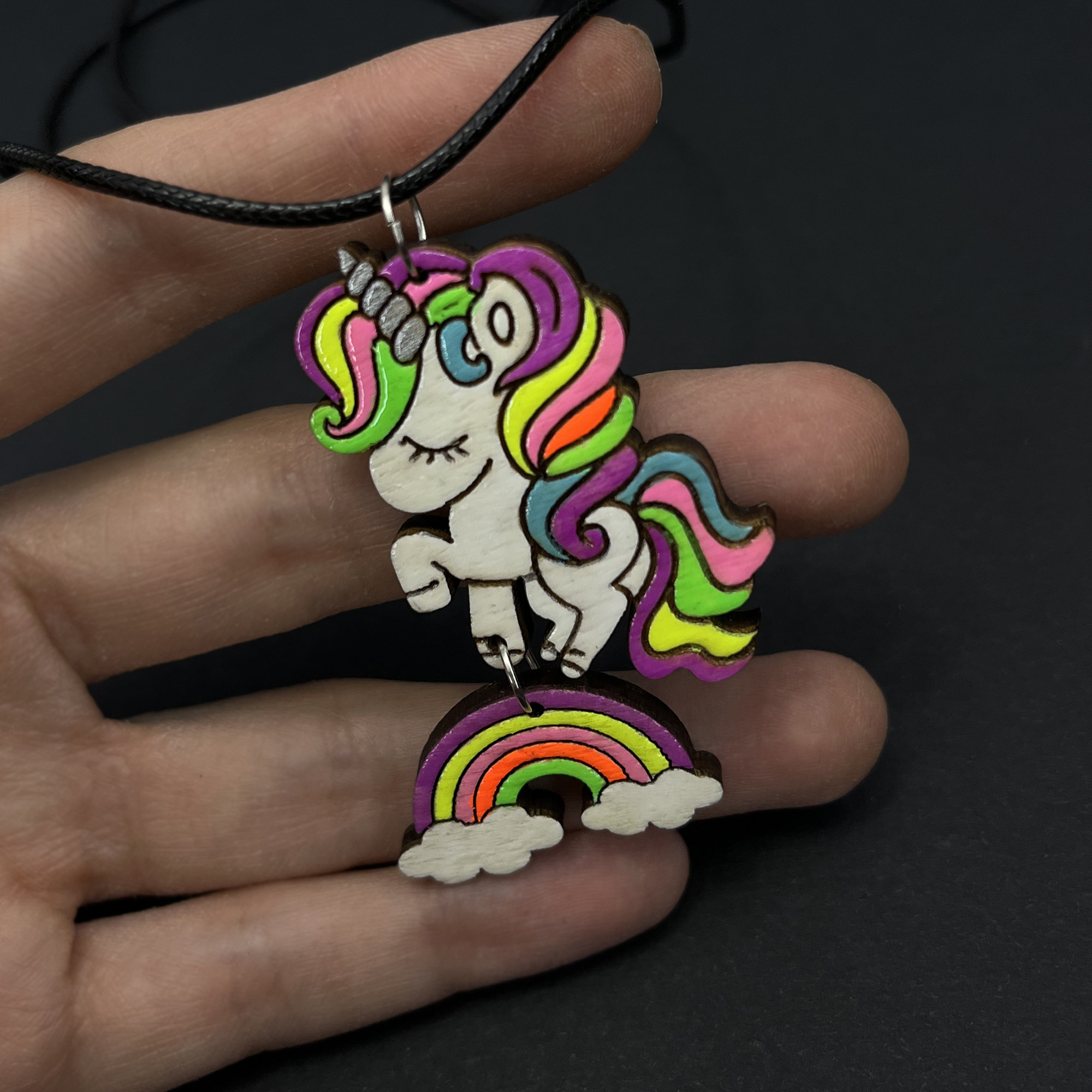 گردنبند دخترانه مدل چوبی طرح یونیکورن