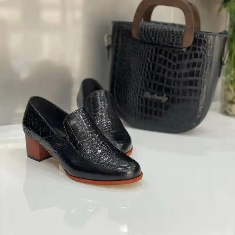 کفش زنانه مدل چرم طبیعی کد 9002-M