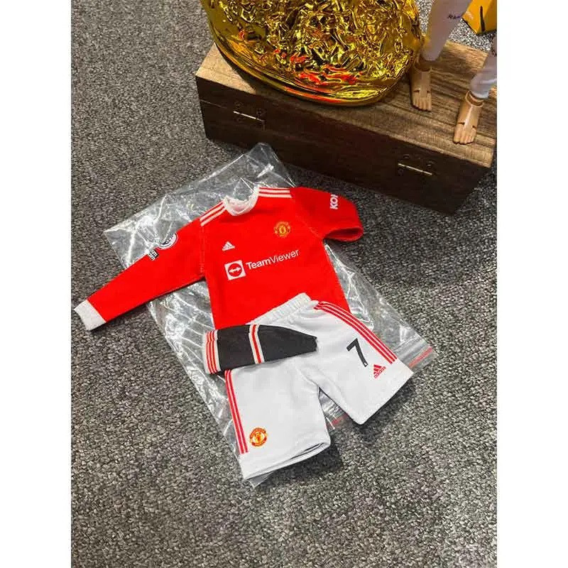 اکشن فیگور مدل رونالدو طرح رئال مادرید ارتفاع 30 سانتی متر