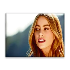 کاشی اطلس آبی طرح بازیگر سوفیا ورگارا مدل T6283
