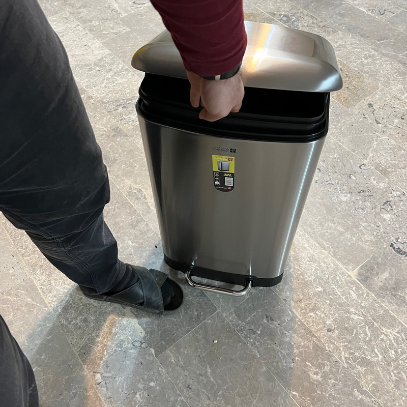 سطل زباله پدالی کنتراست مدل 30