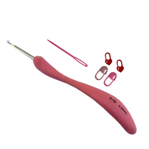 قلاب بافتنی مدل ZHL-D7.0-4.0MM به همراه سنجاق نشانه گذار بافتنی و سوزن دوخت کاموا مجموعه 6 عددی