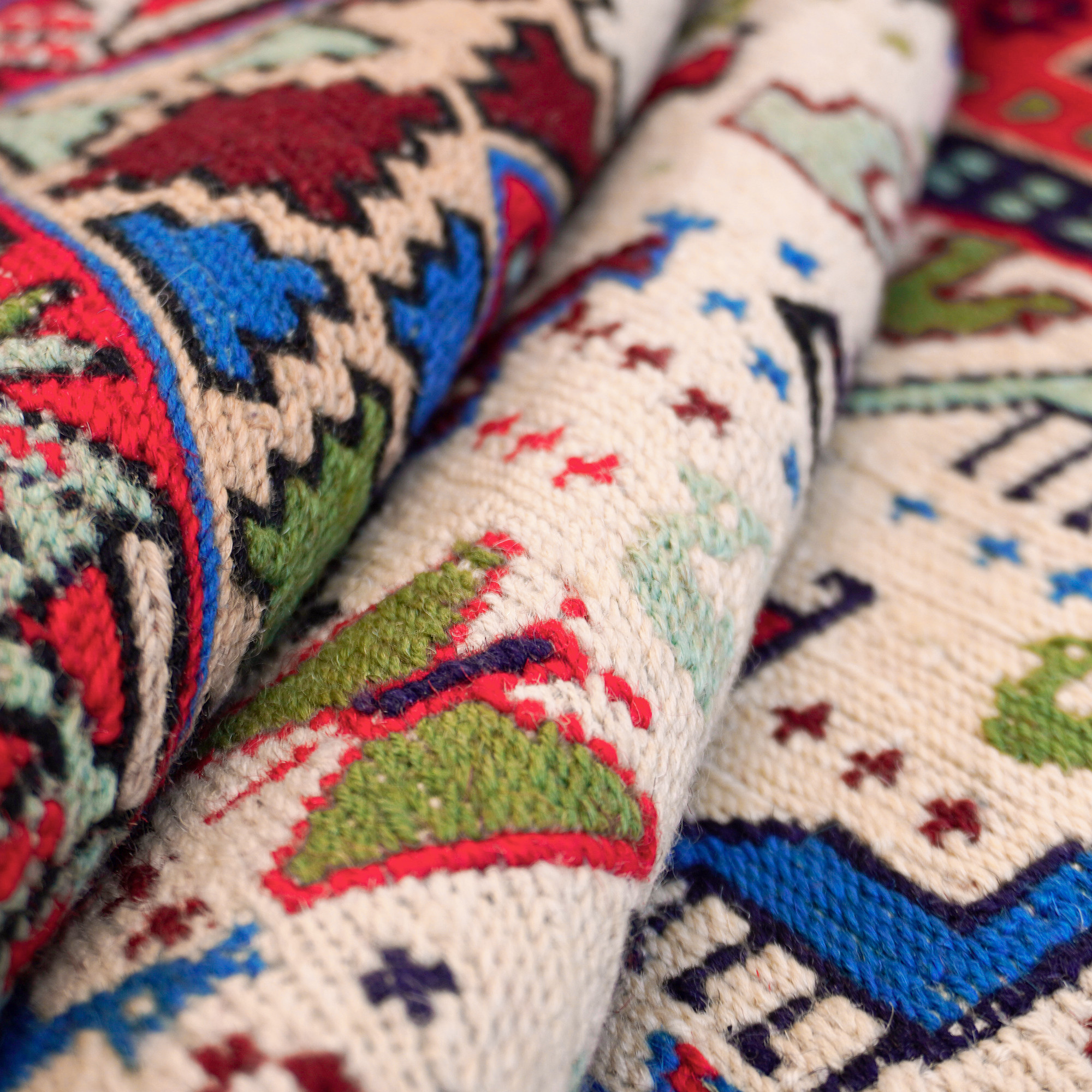 ورنی دستبافت ذرع و نیم طرح قشقایی ورنی دستبافت ذرع و نیم طرح قشقایی