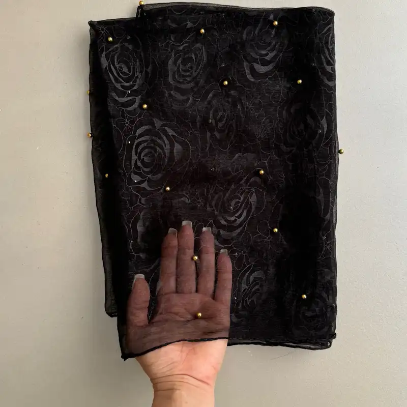 شال زنانه مدل حریر شیشه ای زمینه هایلایت گل گلی دستک مروارید پانچ شده