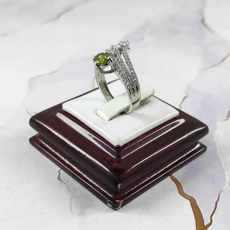 انگشتر نقره زنانه سلین کالا مدل زبرجد کد 16 انگشتر نقره زنانه سلین کالا مدل زبرجد کد 16