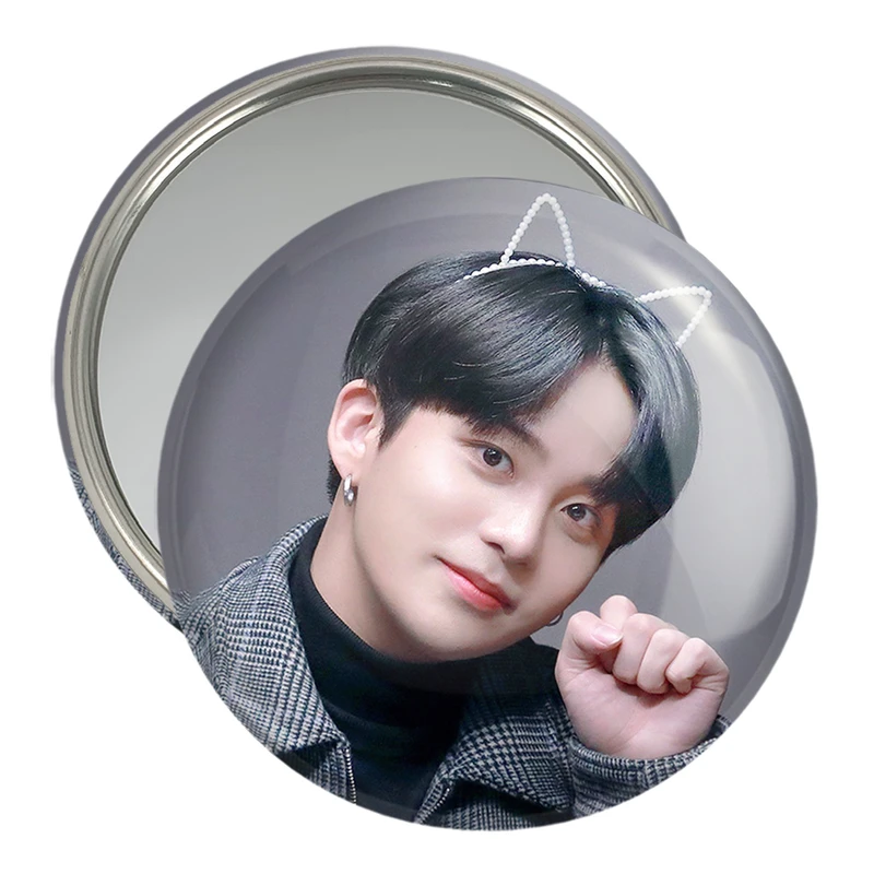 آینه جیبی خندالو مدل جونگهو گروه ایتیز ATEEZ  کد 21283