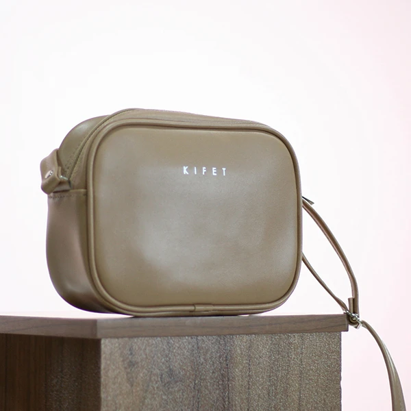 عکس شماره 11 : کیف رودوشی مدل مینیمال