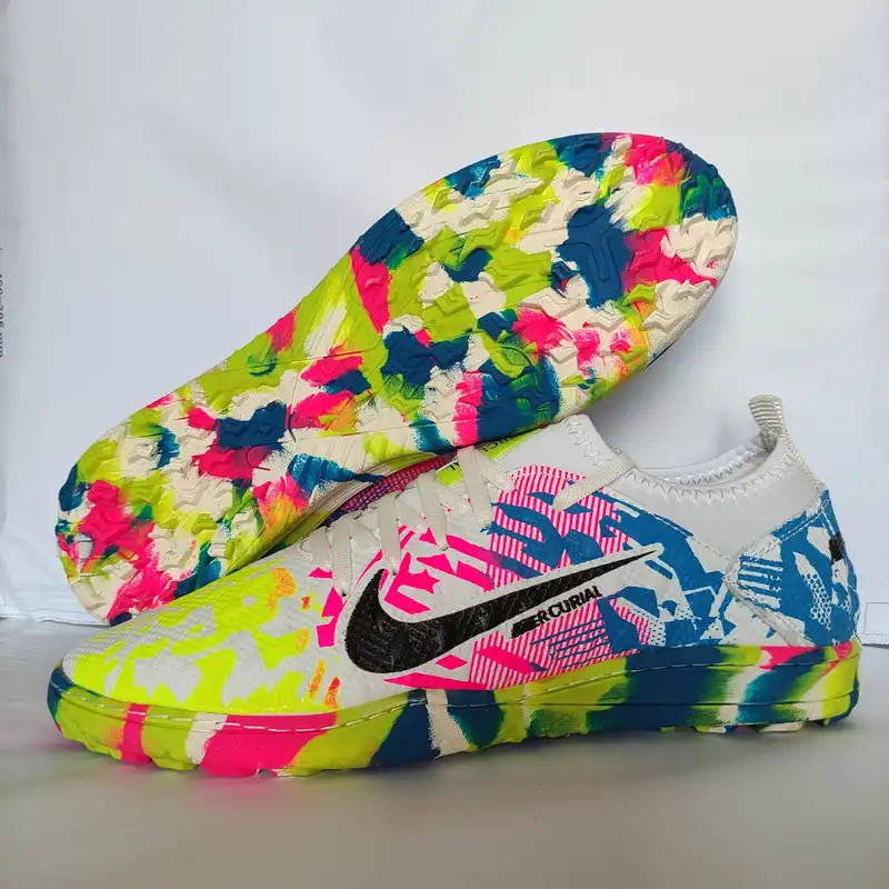 کفش فوتبال مردانه مدل استوک ریز