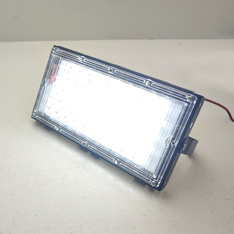 چراغ کمپینگ مدیانور مدل 50 -12v-2MSwitch