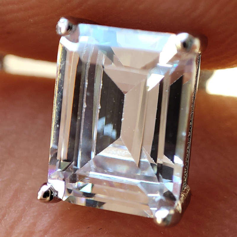 گوشواره نقره میخی زنانه مدل امرالد تک نگین