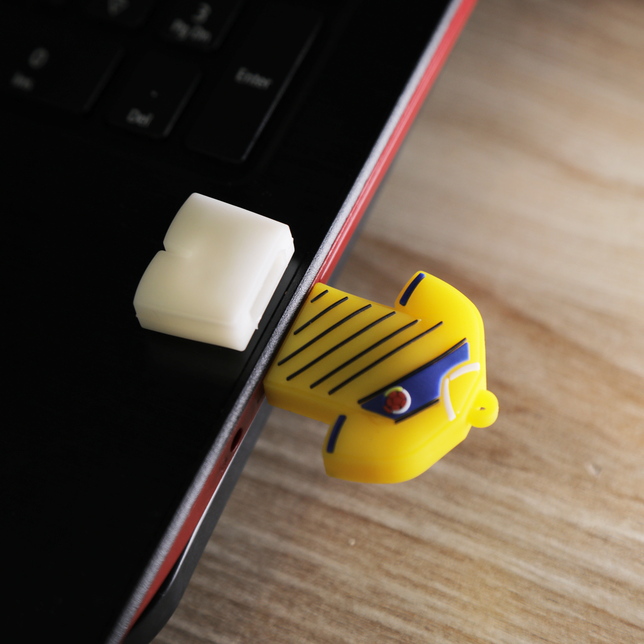 فلش مموری دایا دیتا طرح لباس رونالدو مدل PS1003-USB3 ظرفیت 128 گیگابایت