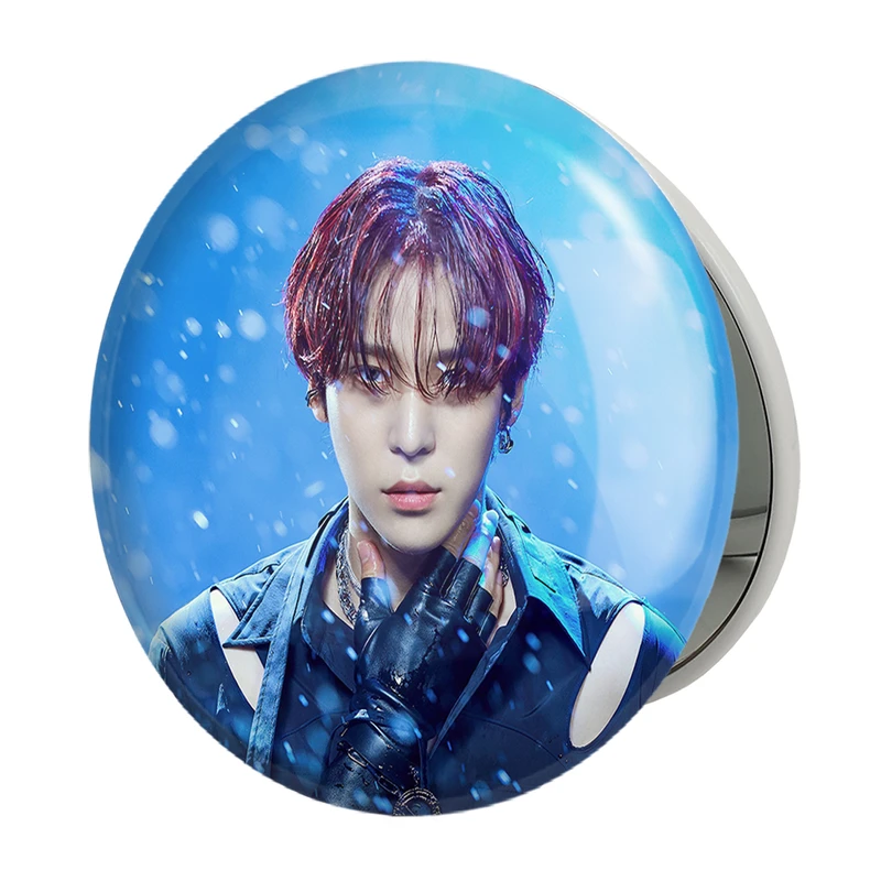 آینه جیبی خندالو طرح یونهو گروه ایتیز ATEEZ مدل تاشو کد 12314 