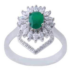 انگشتر نقره زنانه بازرگانی میلادی مدل سنگ عقیق سبز نگین برلیان بدون ریزش کد AWR_627