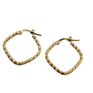 گوشواره طلا 18 عیار زنانه مدل حلقه ای مربع