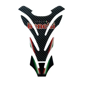 پد برچسب روی باک موتور سیکلت وارون مدل W-45-CARBON-ITALY مناسب برای بنلی