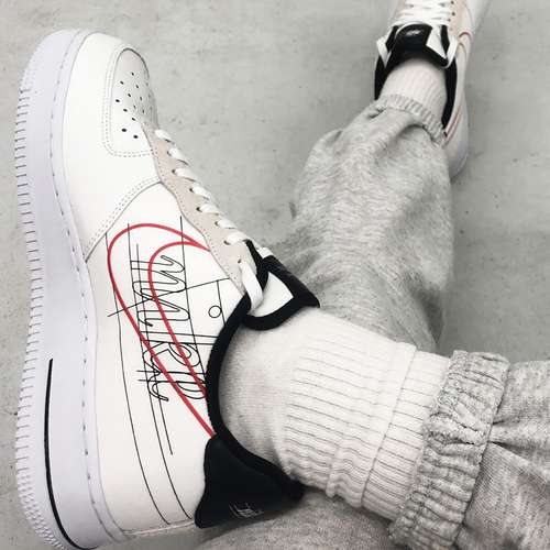 کفش مخصوص دویدن مردانه نایکی مدل Air Force 1 Low Script Swoosh Pack کفش مخصوص دویدن مردانه نایکی مدل Air Force 1 Low Script Swoosh Pack