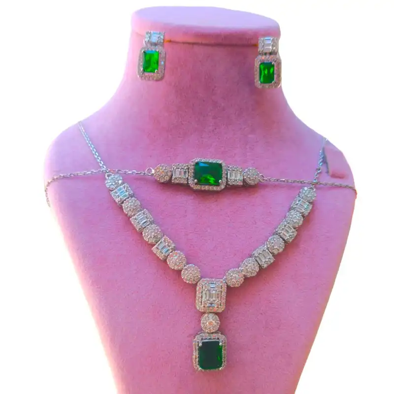 نیم ست نقره زنانه مدل نگین دار ونیزی