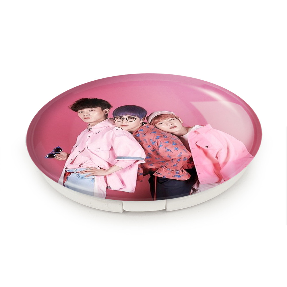 آینه جیبی خندالو طرح گروه اکسو EXO مدل تاشو کد 13649 آینه جیبی خندالو طرح گروه اکسو EXO مدل تاشو کد 13649