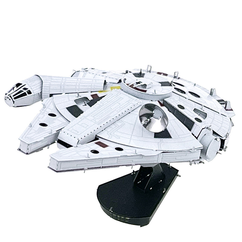 ساختنی مدل Millennium Falcon