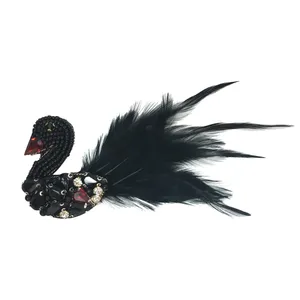 سنجاق سینه زنانه مدل قو