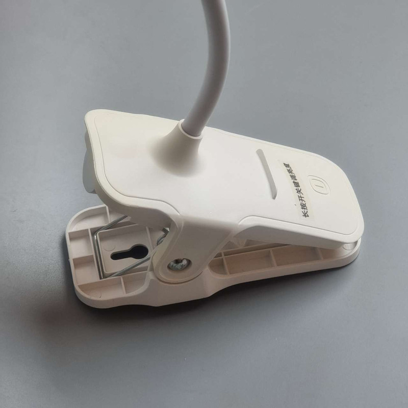 چراغ مطالعه یولومو شارژی مدل گیره ای کد 1197