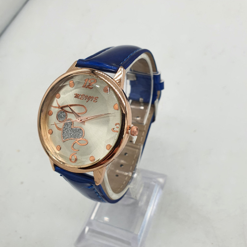 ساعت مچی عقربه ای زنانه مدل BL17