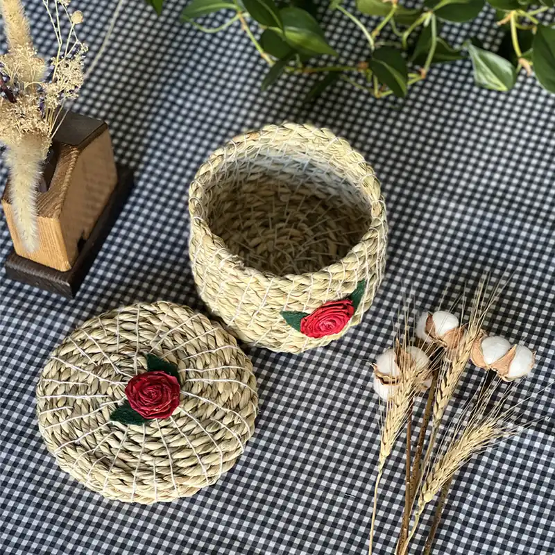 ظرف حصیری مدل دردار طرح گل