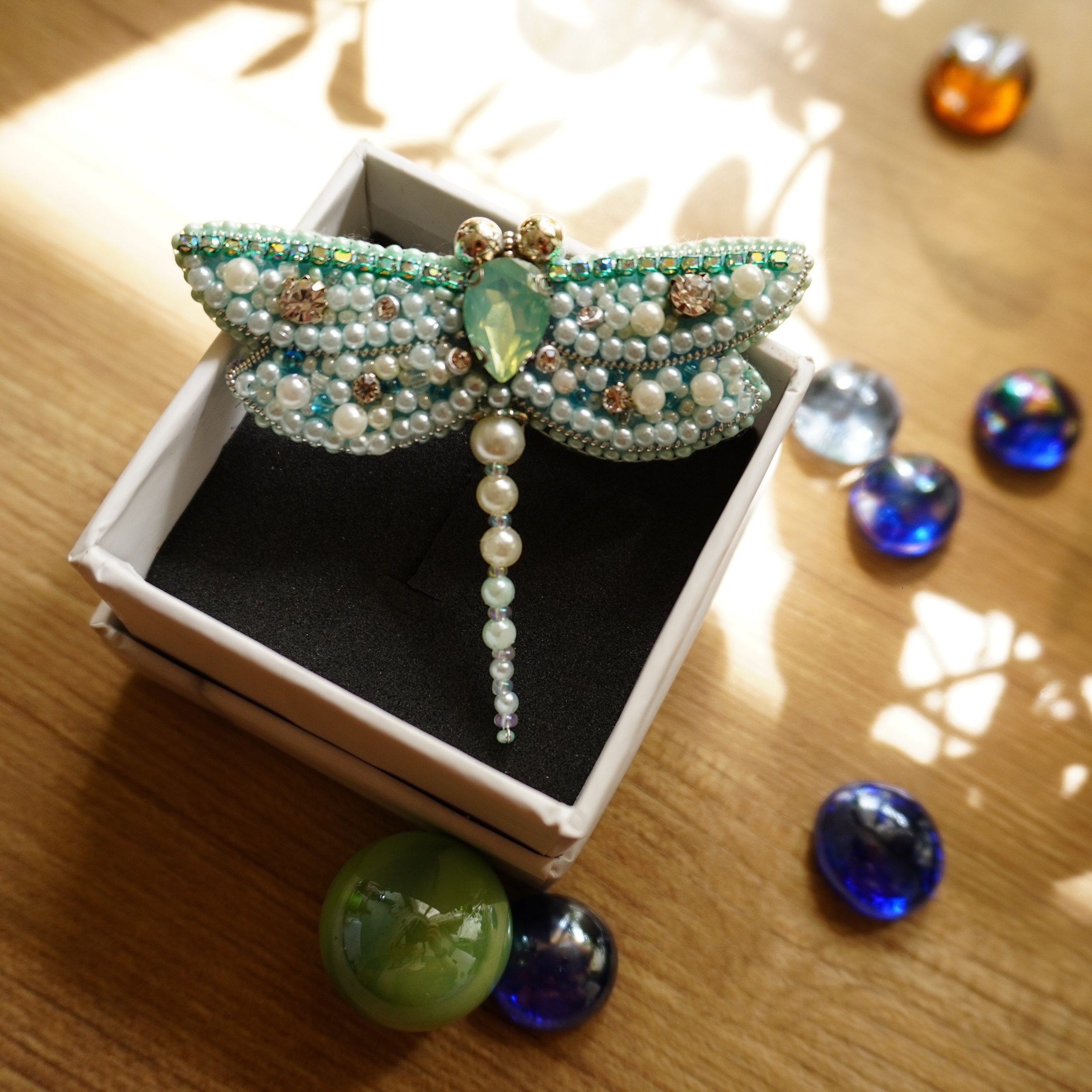 سنجاق سینه دست ساز زنانه مدل سنجاقک