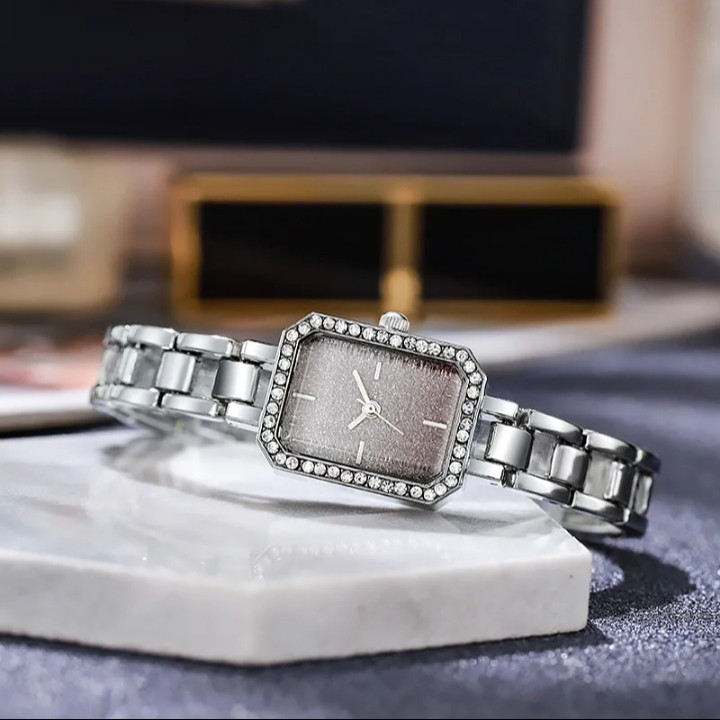 ساعت مچی عقربه‌ای زنانه مدل فول لاکچری کد mosta1