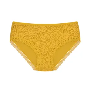 شورت زنانه مدل نخی اسلیپ گیپور گل رز رنگ زرد