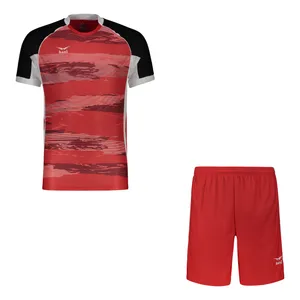 ست تی‌شرت آستین کوتاه و شلوارک ورزشی مردانه مدل سابلی خطی 