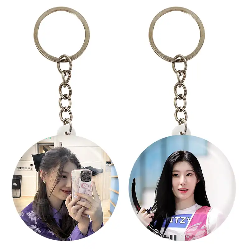 جاکلیدی خندالو مدل چریونگ گروه ایتزی ITZY کد 2017020176 مجموعه 2 عددی