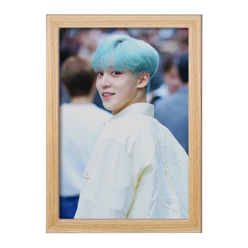 تابلو خندالو مدل یونهو گروه ایتیز ATEEZ  کد 21218