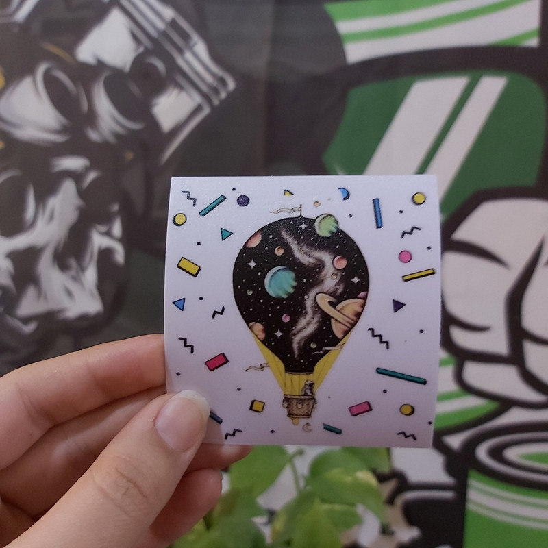 استیکر لپ تاپ طرح بالون فضایی کد 0029