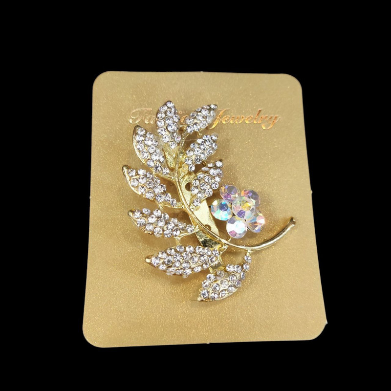 سنجاق سینه زنانه مدل گلبرگ گل نگین کد SIN04