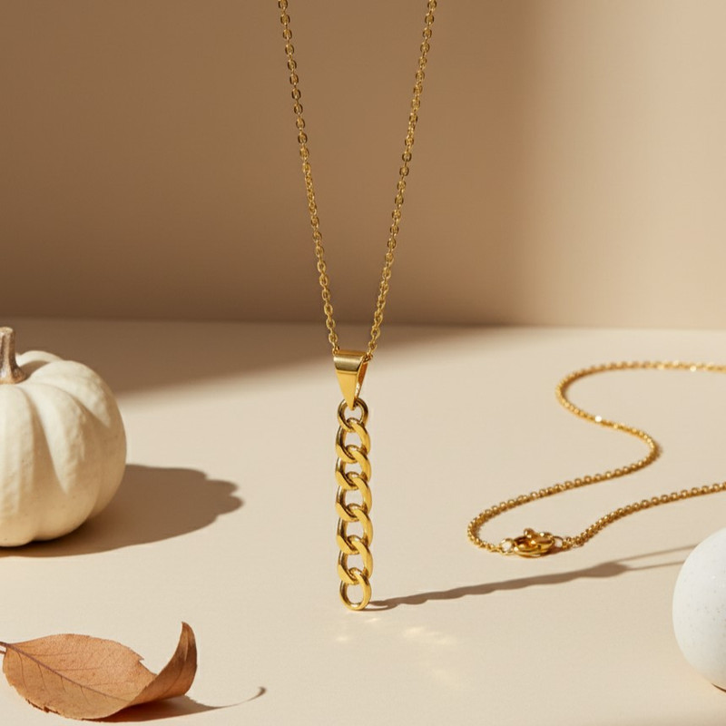 آویز گردنبند طلا 18 عیار زنانه گالری قو طلایی طرح کارتیه